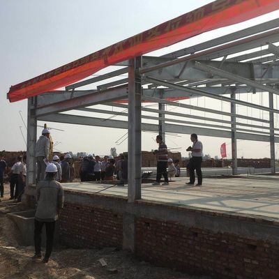 Q345B पूर्वनिर्मित औद्योगिक इस्पात भवन