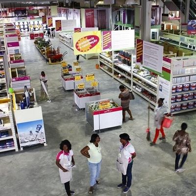 चित्रित इस्पात संरचना भवन