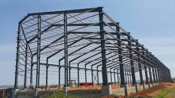 पूर्व-इंजीनियर Long Span औद्योगिक निर्माण भवन पूर्वनिर्मित इस्पात संरचना गोदाम