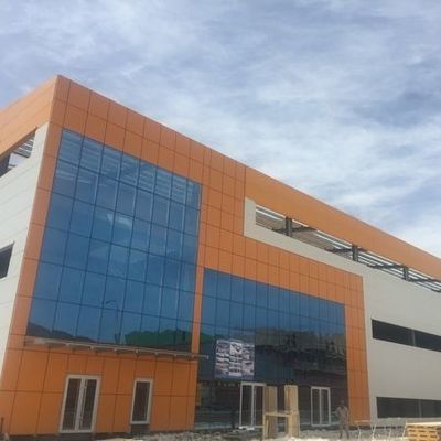 Q345 इस्पात पूर्वनिर्मित घर OEM पूर्वनिर्मित इस्पात संरचना भवन
