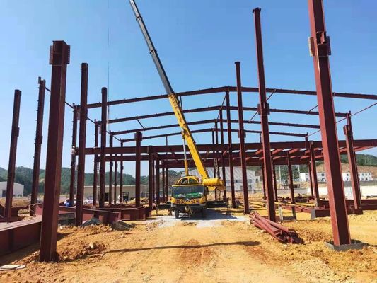 रोलिंग डोर के साथ अनुकूलन योग्य इस्पात संरचना गोदाम भवन