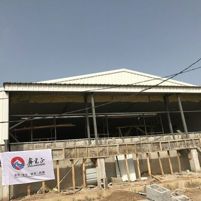 कम लचीलापन ब्रोइलर चिकन पिंजरे प्रणाली व्यापक रूप से चिकना और आधुनिक डिजाइन