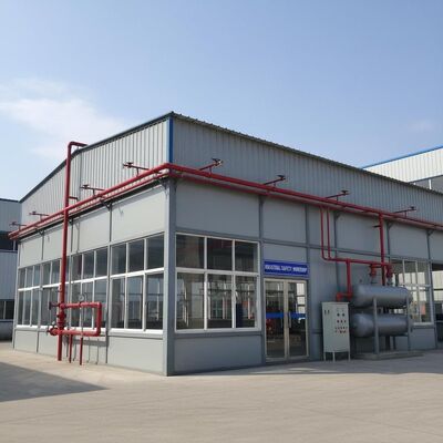 कठोर औद्योगिक सुरक्षा मानकों को पूरा करने के लिए डिज़ाइन की गई वैकल्पिक अग्नि सुरक्षा प्रणाली सहित अग्निरोधी इस्पात कार्यशाला